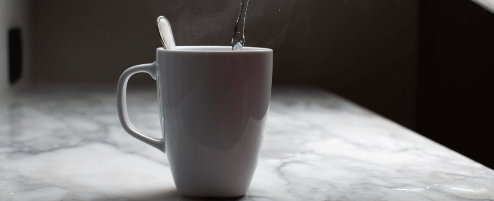Ist heißes Wasser trinken gesund?